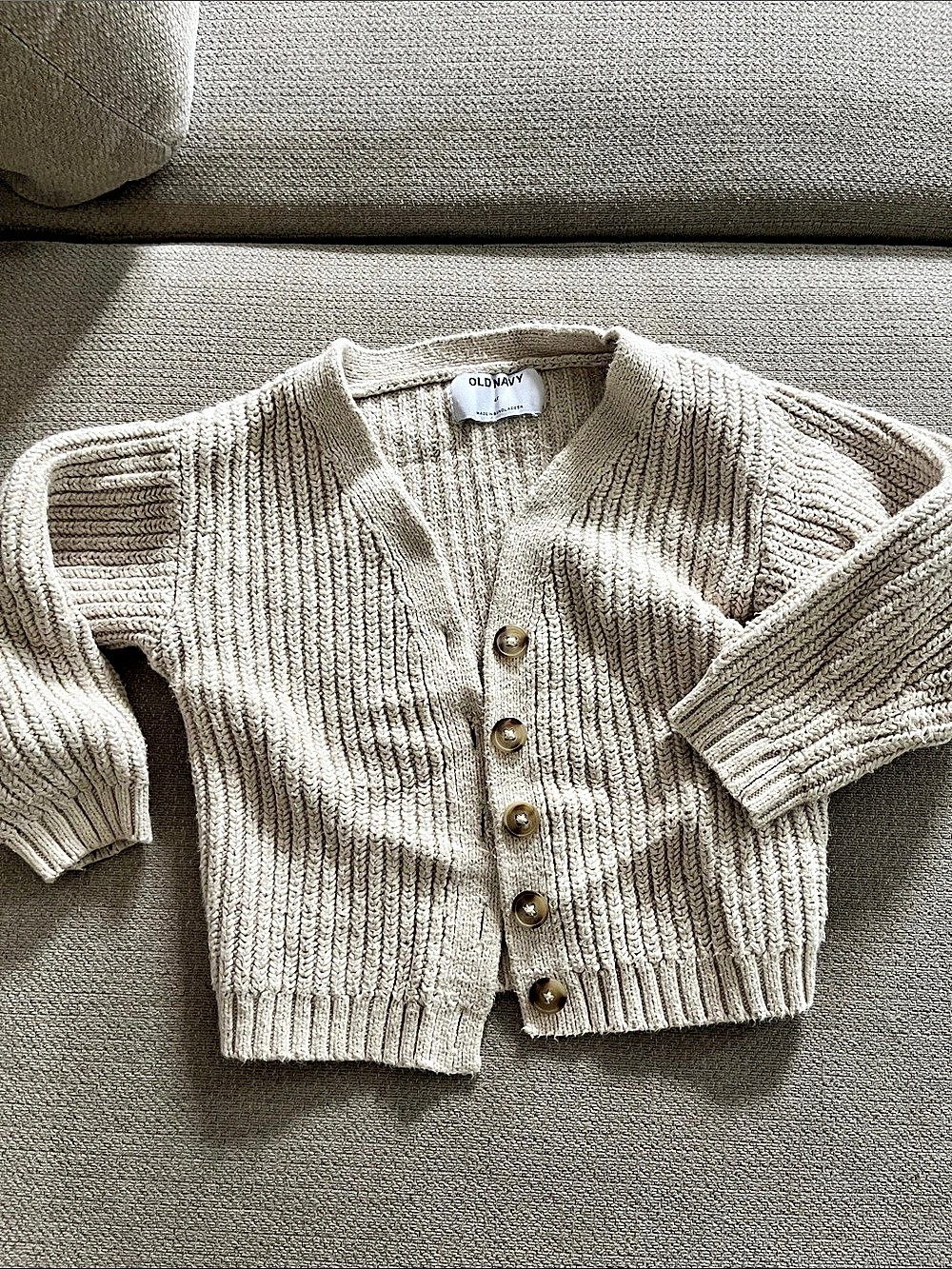 💙5 for &10💙Old Navy Girls Cream Knit Button Cardigan Size 4T